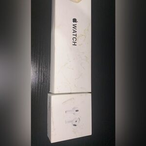 Apple Watch SE 2 gen and AirPods 4’s